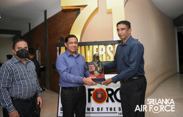 WAR VETERAN INMATES HONOURED BY COMMANDER OF THE AIR FORCE AT ‘MIHINDU SETH MEDURA’, ATTIDIYA